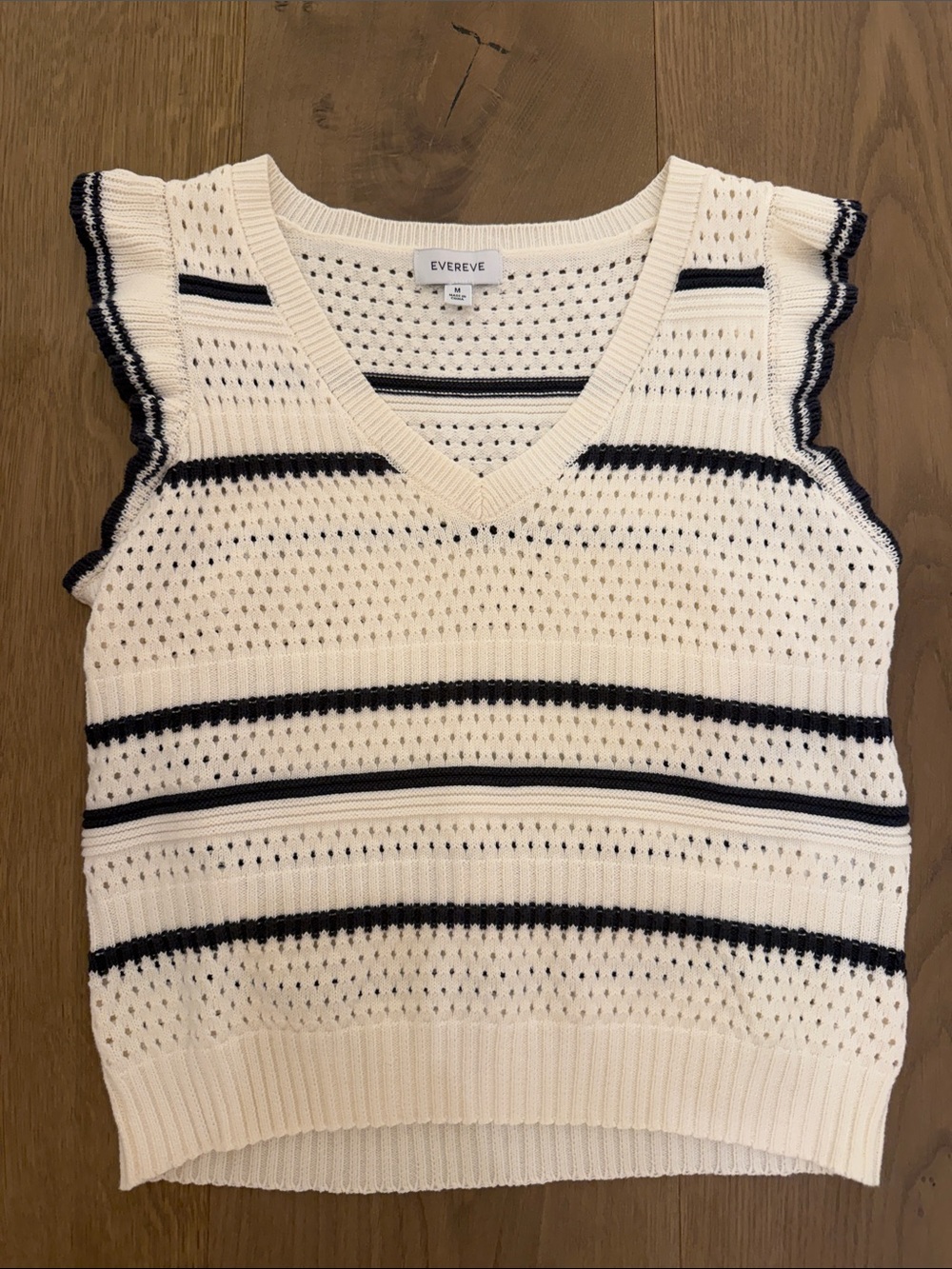 Evereve Cream & Black Striped V-Neck Sleeveless Sweater